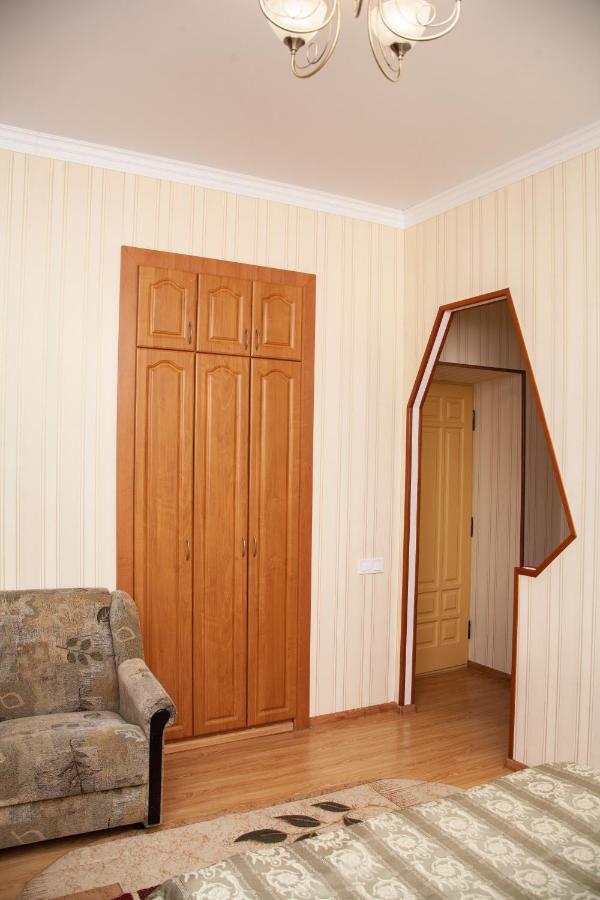 Hotel Piligrim 1 à Mykolaïv Extérieur photo