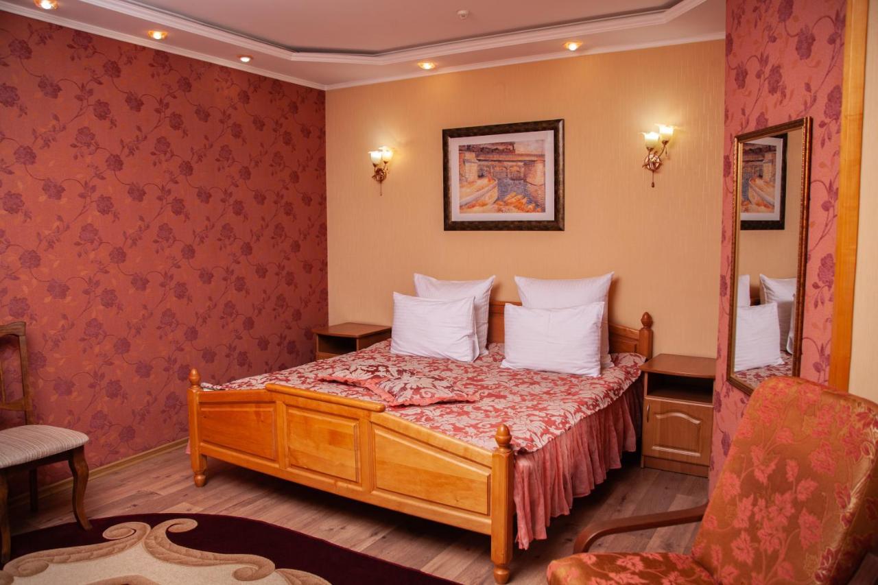 Hotel Piligrim 1 à Mykolaïv Extérieur photo