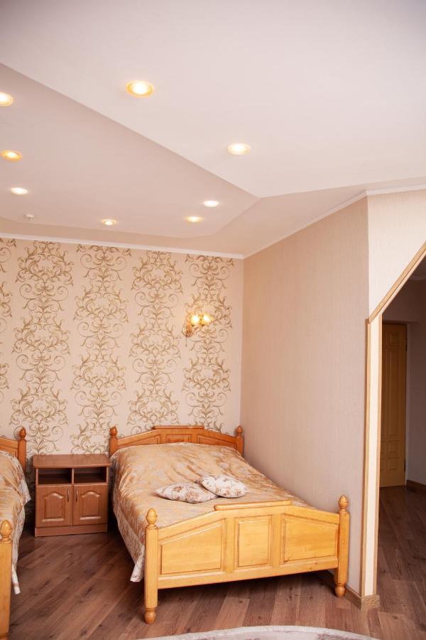 Hotel Piligrim 1 à Mykolaïv Extérieur photo